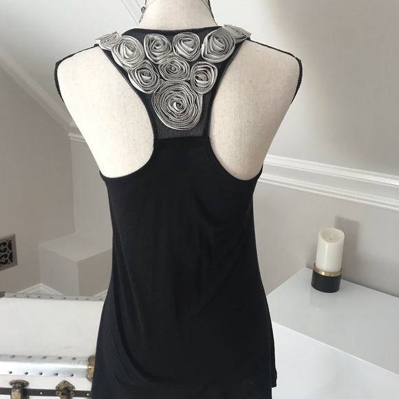 Black flower embellished Top. Size S. NWT - Picture 5 of 6